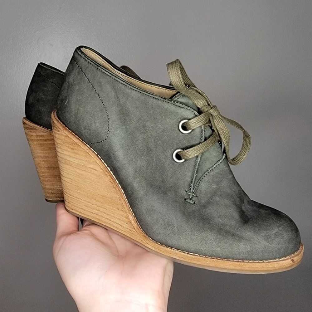 Peter Nappi Romeo Wedge Heeled boots in militare olive green leather lac…